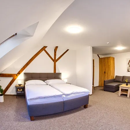 A Restaurace Ruze Hotel Podborany